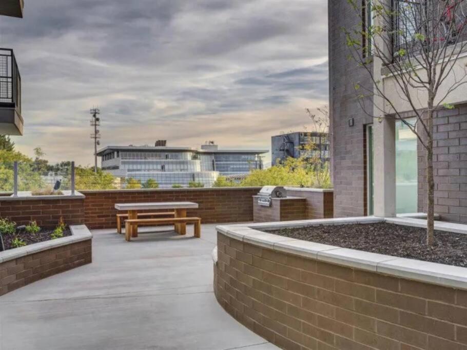 Апартаменты Luxurious Retreat In Slc Солт-Лейк-Сити Экстерьер фото