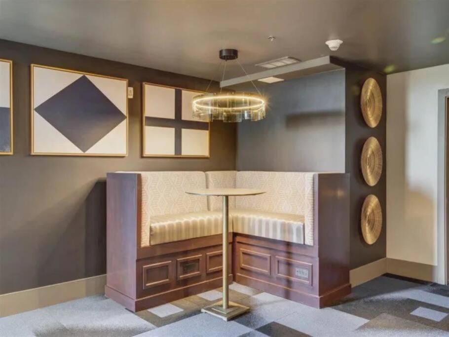 Апартаменты Luxurious Retreat In Slc Солт-Лейк-Сити Экстерьер фото